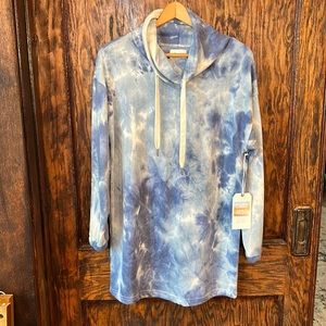 Tie dye blue white cali 1850 medium cozy sweatshirt drawstring neck
